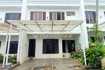 Turun Harga Rumah Cantik Siap Huni Dalam Townhouse di Lebak Bulus Jaksel