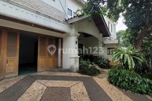 Rumah Megah di Menteng Pegangsaan Dekat Stasiun Manggarai