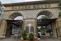 Disewakan Rumah 2,5 lantai Garden House PIK dekat Toll PIK 