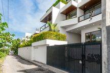 **20 Years Lease of Luxury 5-Bedroom Villa with Pool in Batu Bolong, Canggu – High ROI Investment!**