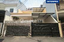 Rumah Dijual Minimalis Terawat 2 Lantai Tanjung Duren LT 77M2 Dekat Jalan Raya