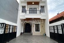 Rumah Mewah Lokasi Strategis Pinggir Jalan Utama Cimanggis Depok 