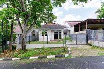 Rumah LT 200 Asri 15 Menit ke The Park Sawangan Baru Renov Semi Furnish J20237