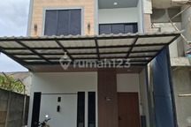 Dijual Rumah 2 Lantai Dkt Graha Raya / Bintaro
