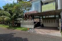 Rumah Hook Split Level di Perumahan Araya Blimbing Kota Malang