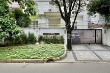 Rumah Classic di Brawijaya Kebayoran Baru