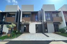 Disewakan Rumah Baru Lebar 7 dengan 4 Br di Regia Summarecon Crown Gading