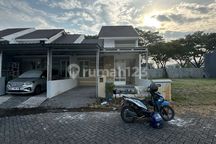 Dijual Rumah Modern Grand Sunrise Menganti Gresik