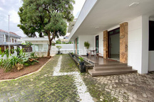 Rumah Menteng Siap Huni Harga Murah Area Tenang