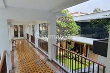 sewa rumah menteng jalan utama cocok komersil dekat kedutaan,