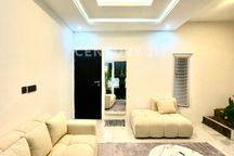 Disewakan Rumah Cantik,Semi Furnish,Udara Sejuk,di Cipageran