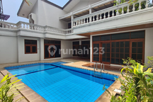 NJOP! Rumah Mewah Jalan Lebar Area Tenang Prime Area di Pondok Indah