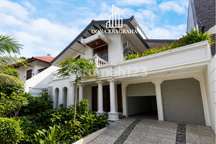 Di Bawah NJOP Rumah Megah Dekat Bukit Golf Pondok Indah
