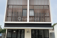 Ruko 2 Lantai di Jalan Utama