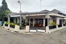 Rumah Klasik Sejuk Asri dlm Perum Elite Dkt Kota ******** BU!! 
