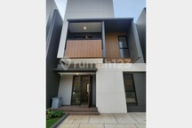 Sewa Rumah Baru Premium Minimalis Cluster Regia Di Summarecon Crown Gading, Bekasi 007