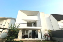 Rumah View Danau di Citra Lake Sawangan - Depok