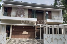 Rumah Disewakan Kolamrenang Full Furnish Lokasi Dekat Aeon Mall