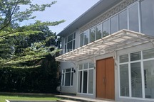 Rumah Disewakan Kolam Renang Di Lokasi Strategis Dekat Lapangan Golf Higland