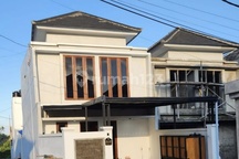 Rumah 2 Lantai 3 Kamar Tidur Semi Furnished Tabanan Area