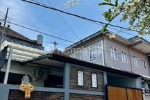 Dikontrakkan Rumah dengan Lokasi Strategis,Bersih ,Nyaman dan Bebas Banjir Buduk Mengwi
