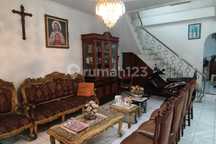 Rumah 2 Lantai Unfurnished SHM di Kayu Jati Rawamangun Jakarta Timur, Jakarta Timur