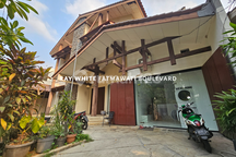 Lebak Bulus, Rumah Depan Taman 2 Lantai,harga Murah Cocok Buat Hunian Dkt Mrt