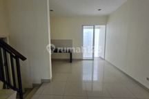 Termurah! Rumah 2 Lantai Green Lake City 6X15m², 90M², Bagus, SHM