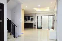 Rumah Green Lake City 2,5 Lantai 6X18m² Siap Huni! Bagus, SHM,