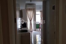 The Springlake, Summarecon Bekasi. Apt studio hdp kolam semifurnished siap huni.