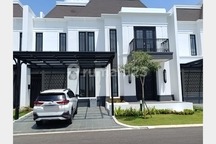 Sewa Murah Rumah 2 Lantai Dengan Konsep Klasik Modern Hanya Di Summarecon Crown Gading, Bekasi 037