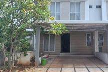 Disewa Rumah Murah Siap Huni Cluster Palm Spring L7 Plus AC di Jakarta Garden City, Cakung 037