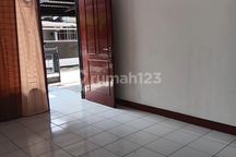 Dijual Murah Rumah Siap Huni . 1 Lantai Luas Tanah 90 M2. Komplek Pondok Mutiara .Cibabat Cimahi. Dekat Sekolah Sd Ar Rahman. Asih Putra. Sman 3 dan Pemkot Cimahi