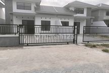Rumah Baru Lengkap Pagar Keliling Surat SHM