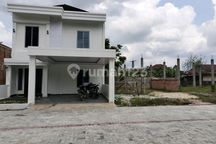 Rumah 2 Lantai Mewah Tengah Kota Lokasi Gobah