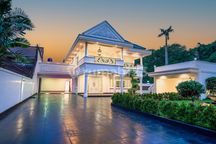 Rumah Mewah Di Kemang Selatan, Asri, Tenang, Sejuk.