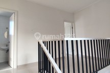 Rumah Cantik di Helios Suvarna Sutera Tangerang 1K90005N