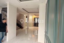 Rare Listing! Rumah 4 Lantai Tebet Barat - Lokasi Super Strategis