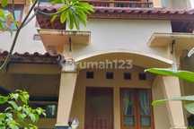 Disewakan Rumah di Komplek Pesona Khayangan Depok Jawa Barat