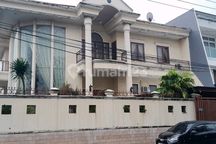 Dijual Cepat / Butuh Uang Cepat -Rumah Mewah (Di Hook) di Jakarta