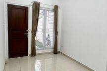 Disewakan Rumah Siap Huni Semi Furnished Dlm Komplek Besar Cinere