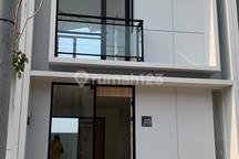 DISEWAKAN RUMAH ROLLING HILLS KARAWANG (1 tahun/6 bulan) MILIK PRIBADI