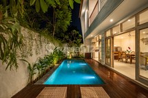 Flood & Traffic-Free, 4 bedrooms, Padonan, Villa Canggu, Badung