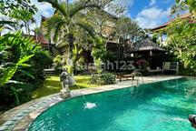 Spacious 3 bedrooms Villa SHM 200 m2 Semer, Badung