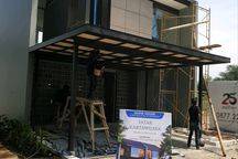 Rumah Di Jalan Utama Dekat Pusat Kota Di Perumahan Kota Baru Parahyangan