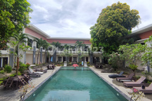 Di Hotel Bintang 3 Bagus Dekat Pantai Kuta. Jl. Kubu Anyar Gg. Biduri, Desa/Kel. Kuta, Kec. Kuta, Kab. Badung, Kuta