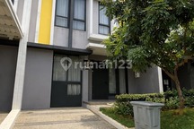 Dijual Rumah di Cluster Baroni Gading Serpong