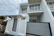 Rumah Baru Modern 2 Lantai Dekat Rs Kapal Mangusada