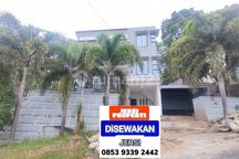 RUMAH SEWA UNTUK KANTOR DIPERUMAHAN PEMANDANGAN INDAH SAMARINDA  0514