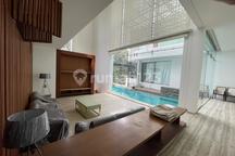 For Rent. Luxury House. 395m2 Fully Furnish 3.5 Floors. 